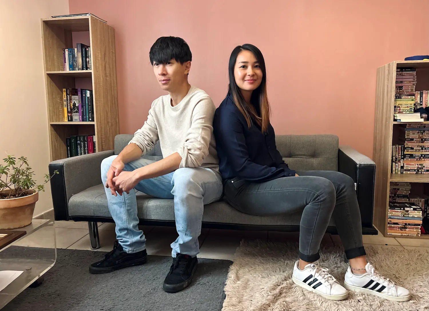 Founders of JL WorldConnect, Jean-Baptiste Servais and Léa Servais, sitting together